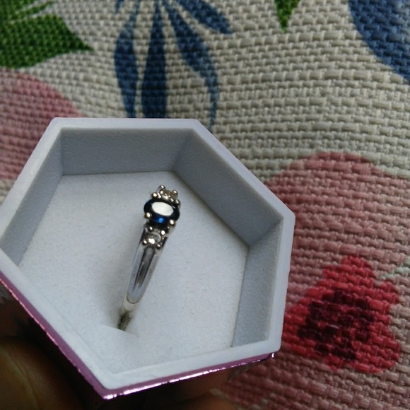 💕10k WG diamond sapphire ring! - Picture 8 of 8